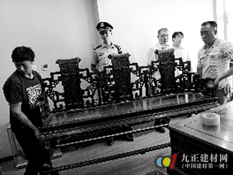 拖欠货款 老赖 红木家具被查扣