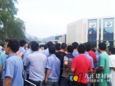 肇庆、高安陶瓷厂职工与警方发生群体性冲突