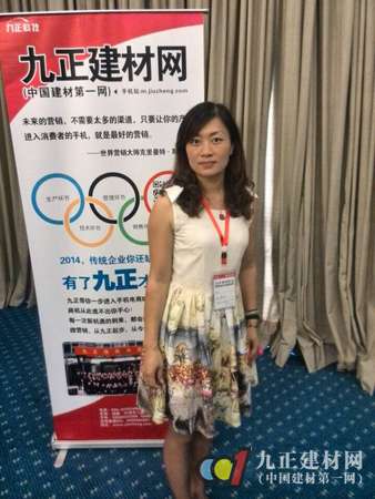 耐信地板负责人涂总在现场