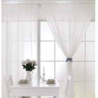 白色窗帘安装效果图片
