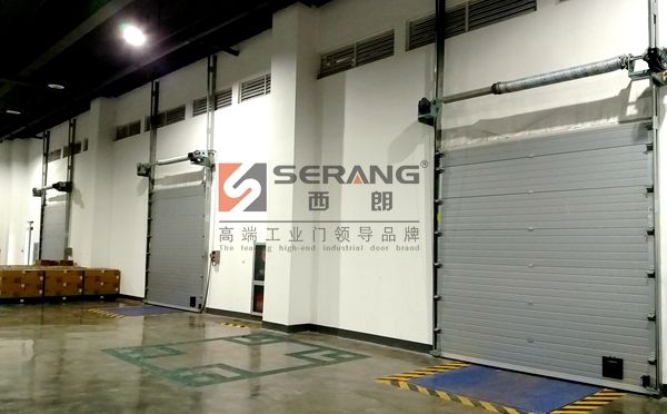 安装门的过程 1758d6354c3d926.jpg