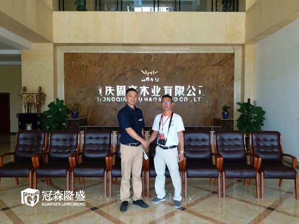 广东中山市东升门业协会考察组莅临冠森隆盛木门交流考察
