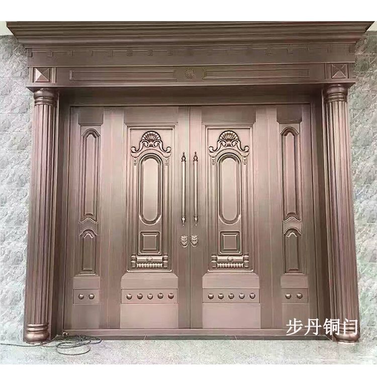 江步丹工贸有限公司坐落于美丽的浙江省金华市金义都市区,毗邻马云旗下集团(金华菜鸟网络科技园),公司注册资本1569万,拥有厂房建筑面积10万平方米,员工人数500人。 公司旗下拥有防盗安全门事业部、铜门事业部、非标门事业部、不锈钢门事业部,是一家专业研发、生产、销售的集团企业,是较早生产防盗门的厂家之一。
