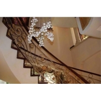 奢華**橡木弧形樓梯踏板 高檔鐵藝樓梯圍欄整體大花配置 別墅